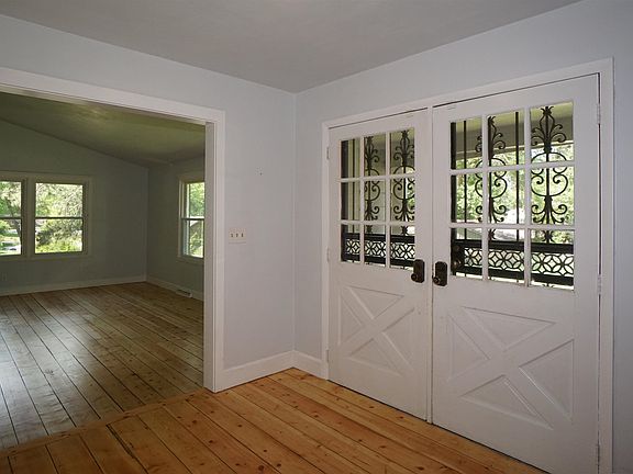 4th image of 2133 Jonquil Pl
