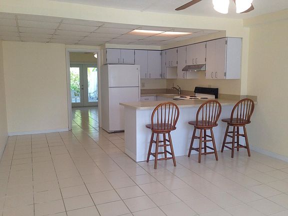 2nd image of 100 Iroquois Dr APT 1