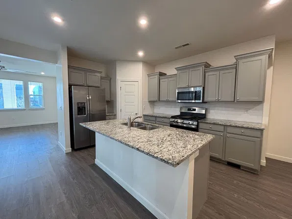 5696 S Garnet Dr, Saint George, UT 84790