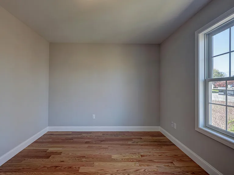 690 New Haven Ave — Photo 32
