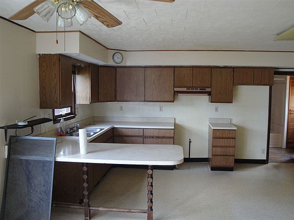 3rd image of 3110 Saner Ave