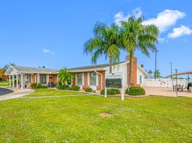 Lake Tarpon Apartments