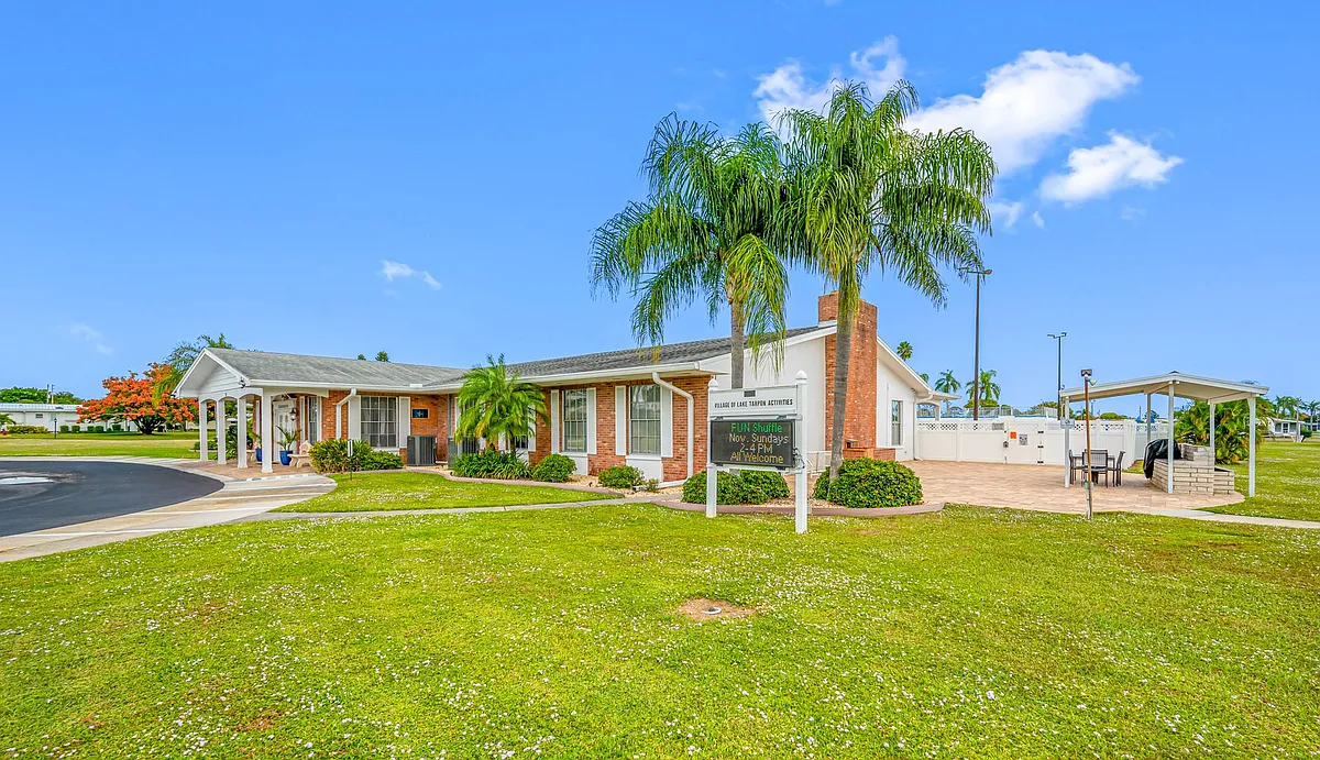 Building Photo - Lake Tarpon Apartments
