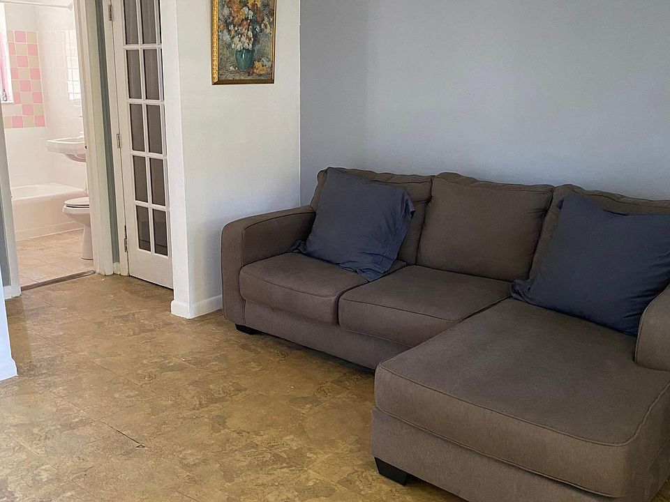 2nd image of 309 S K St #2