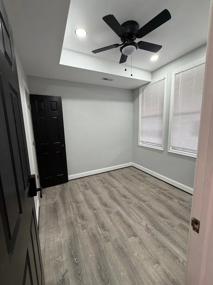 2613 Beryl Avenue $700 Available (Shared Bath) — Photo 3