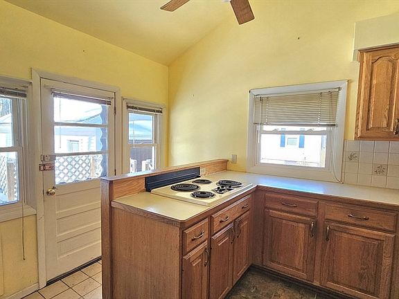 4th image of 59 N Hatfield Rd