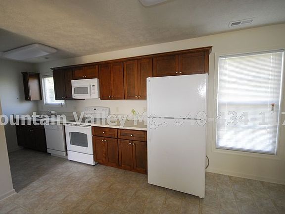 2nd image of 511 Roosevelt St