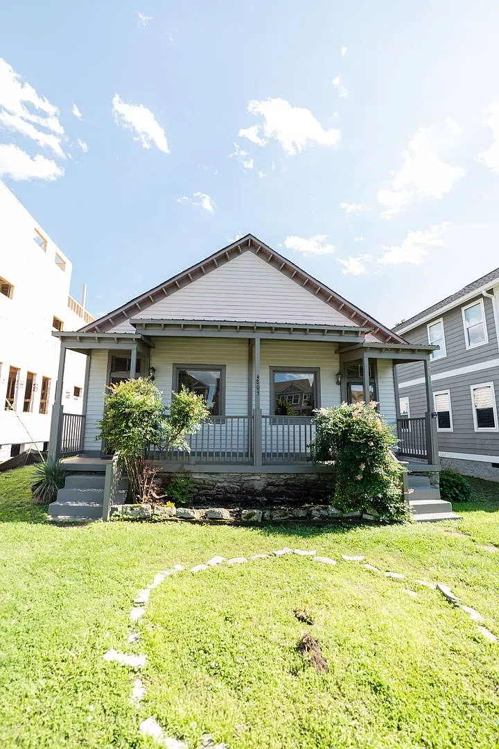 Cozy 2bed 1bath Duplex w/ Private Backyard | The Nations (Rent Reduced!) — Photo 1