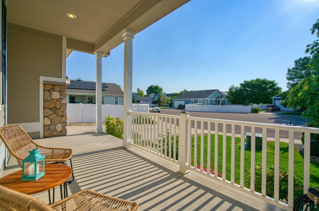 290 Clark Ct