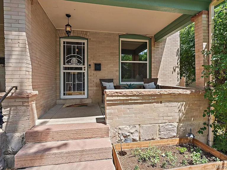 2538 N High St — Photo 17