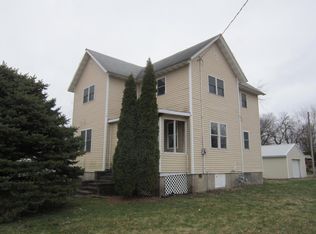 604 Benton Ave W, Albia, IA 52531