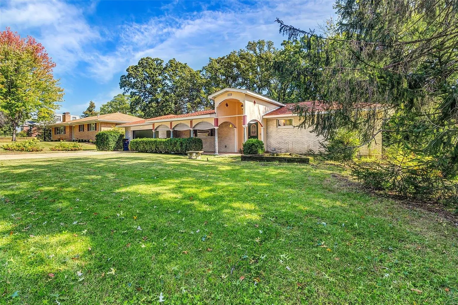 8616 Green Springs Dr photo 1