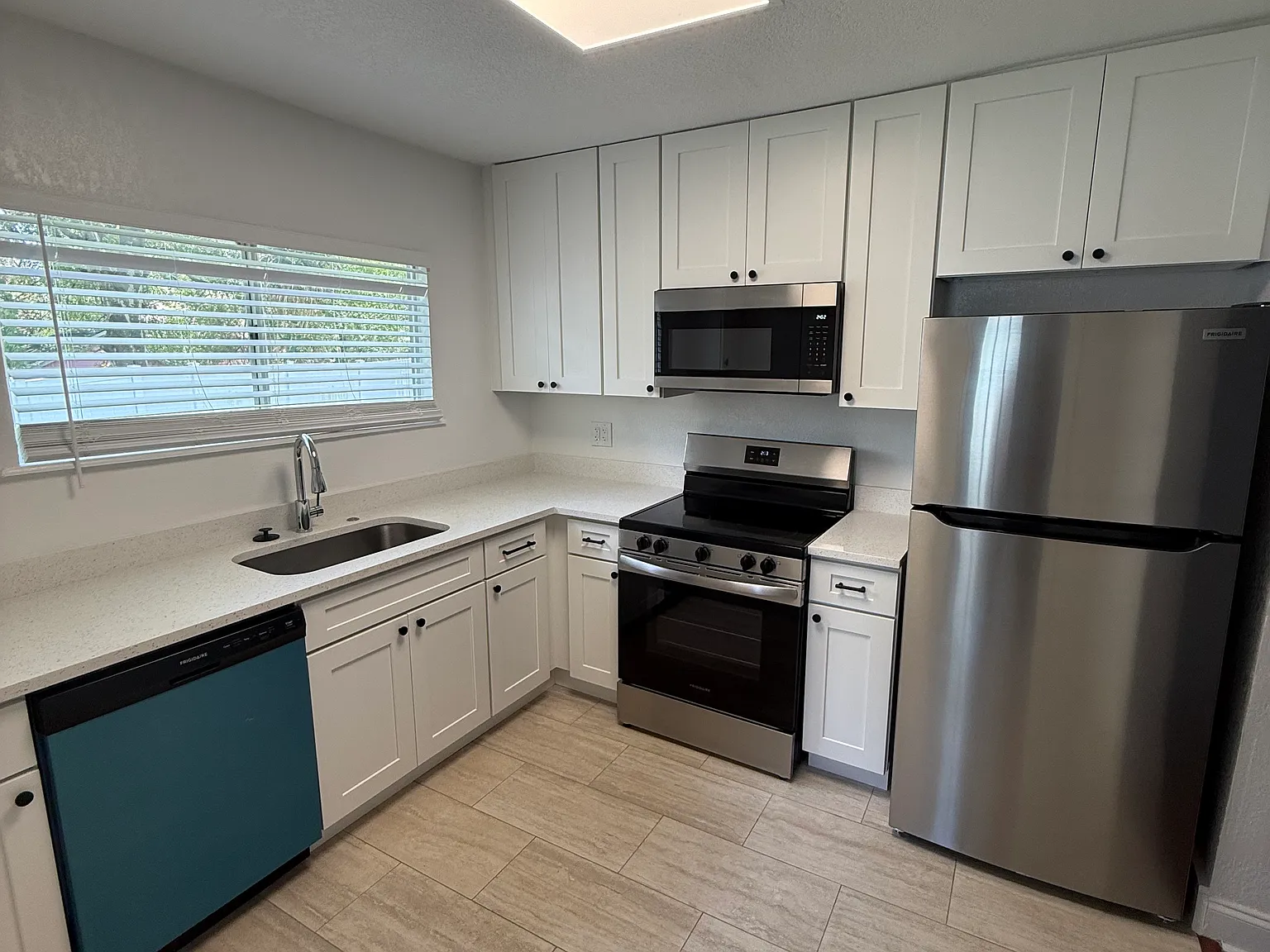 2 bed, 900 sqft, $2,295 — Photo 1