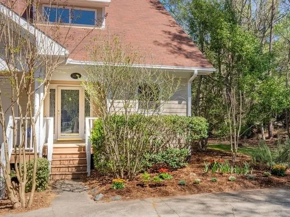 305 McGregor Dr, Chapel Hill, NC 27514