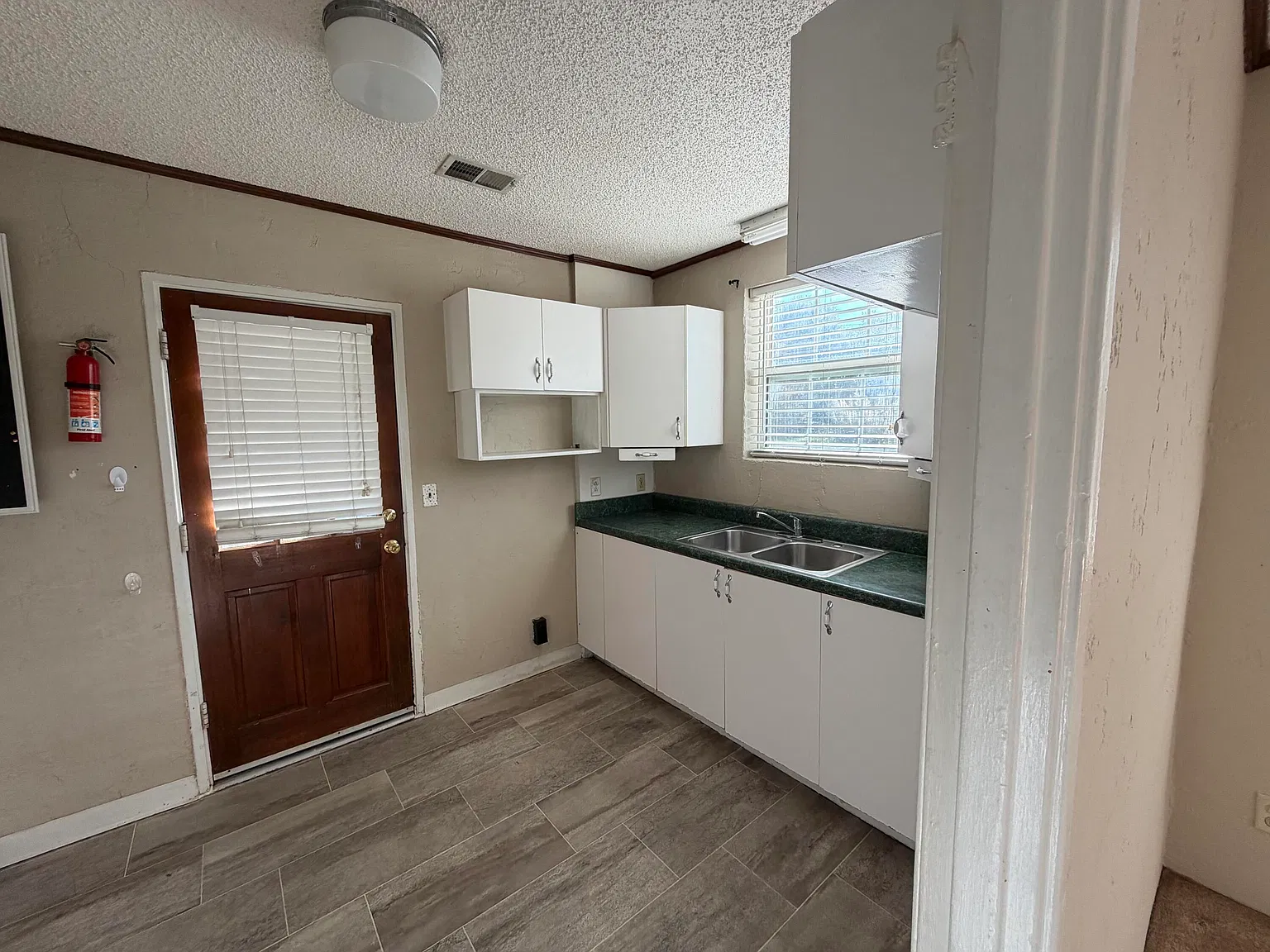 2 bed, 1.0 bath, 1212 sqft, $700 — Photo 4