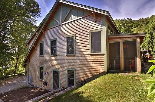 3rd image of 14 Johnson St