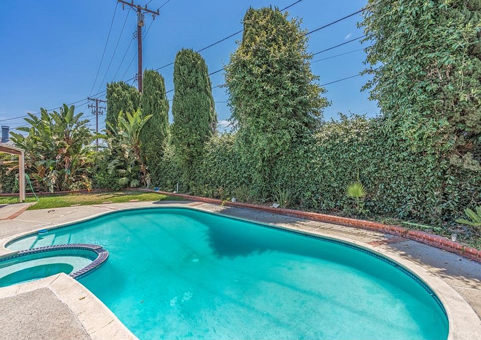 1st image of 2532 E Lizbeth Ave