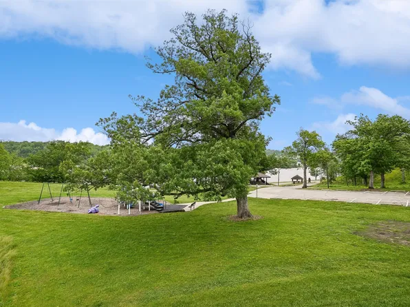 2245 Tranquil Ct NW, Cedar Rapids, IA 52405