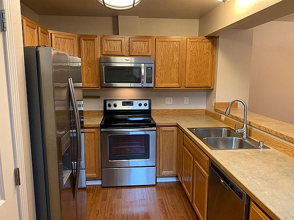Kitchen w/Extra Deep Dual Basin Sink