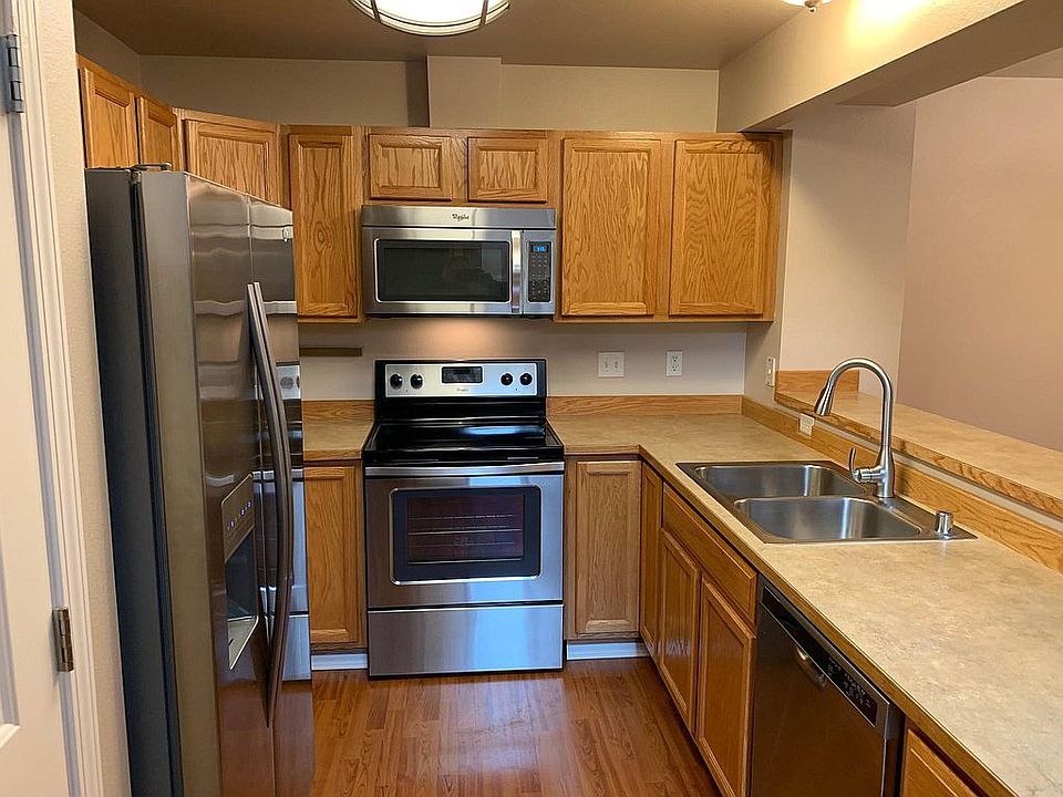 Kitchen w/Extra Deep Dual Basin Sink