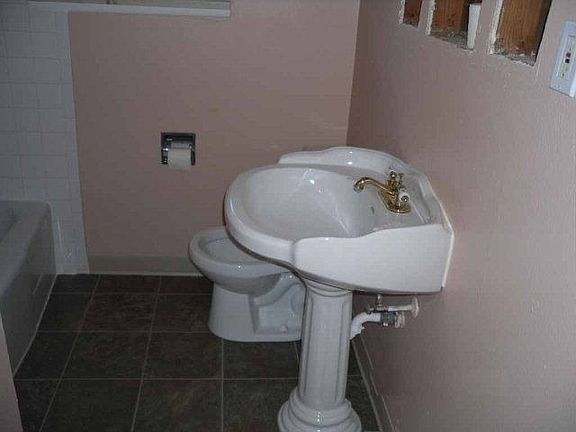 2nd image of 1532 Alexander Cir