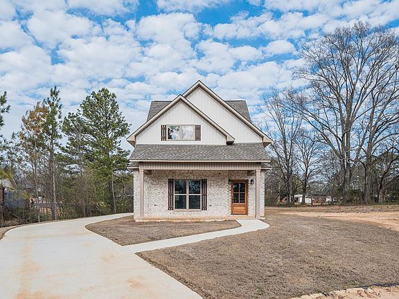 2nd image of 386 Woodland Dr
