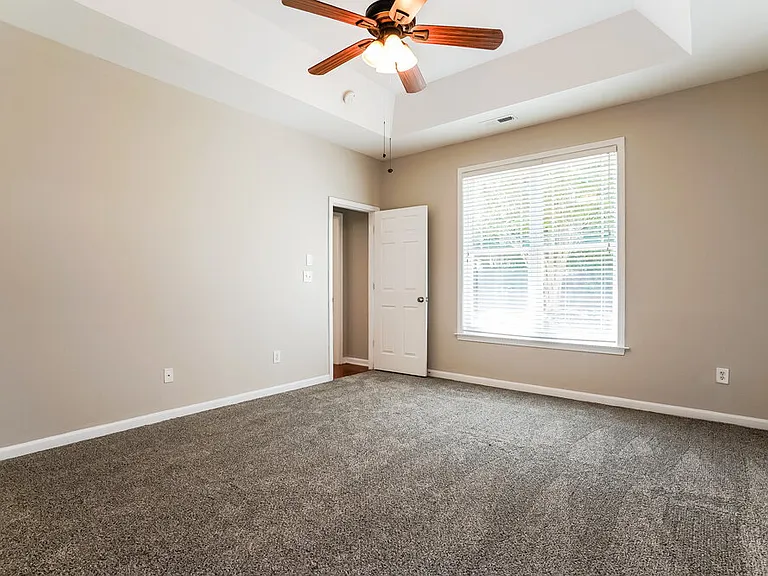 236 Haywood Ln — Photo 8