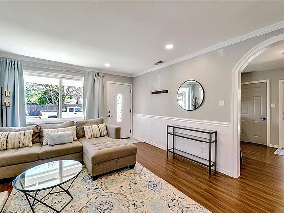 5th image of 507 Serenade Way