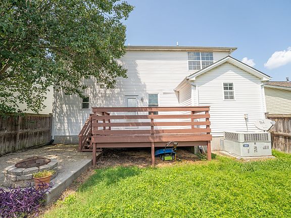 2nd image of 104 Edgehill Ln