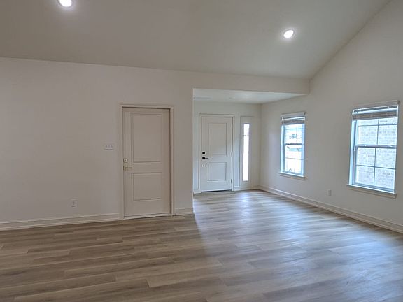 4th image of 1311 Corpus Ave #B