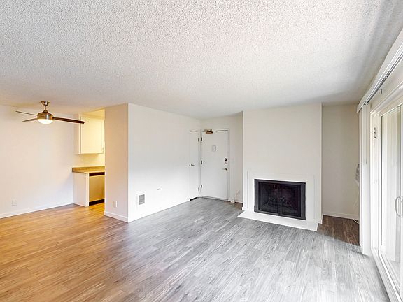 3rd image of 521 Alameda Del Prado #324