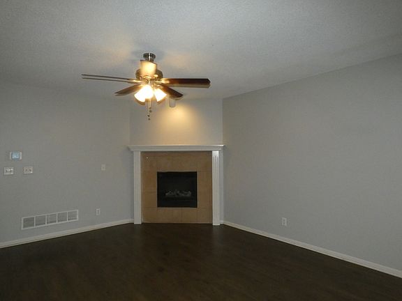 4th image of 10632 N Locust Ct
