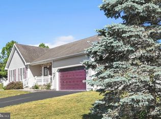 1 Midland Cv, Pine Grove, PA 17963