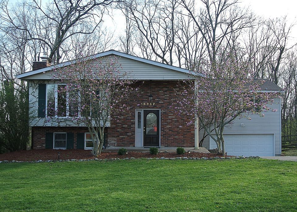 1st image of 19967 Elm Dr