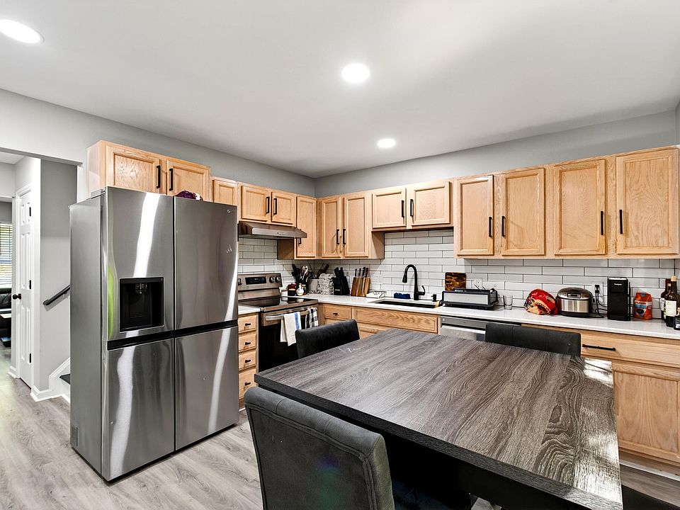 1st image of 37 Red Ln