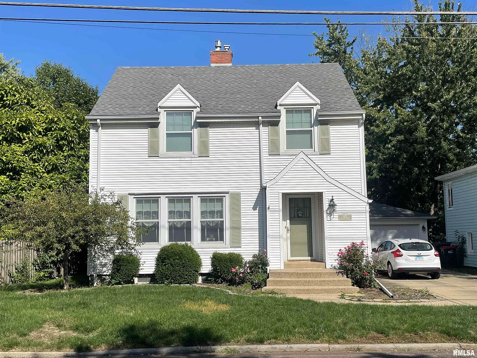 625 McLean St photo 1