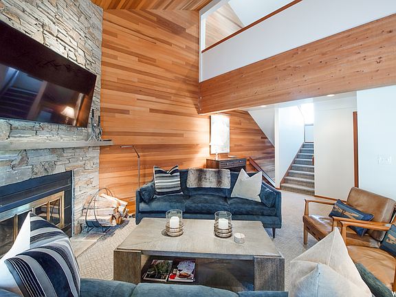 4th image of 1595 Lakeside Cir