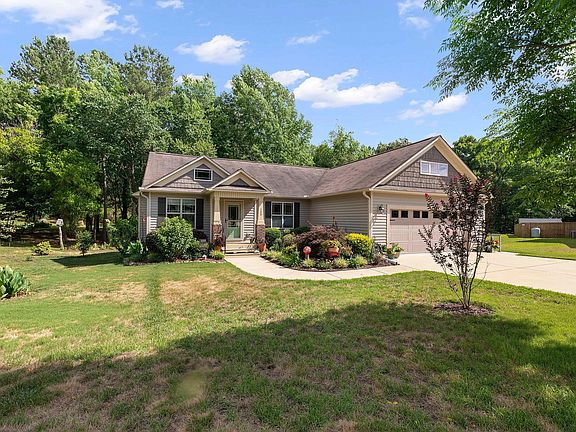 2nd image of 125 Garnet Ln