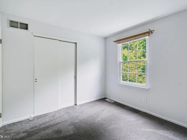 1607 Barbara Dr — Photo 4