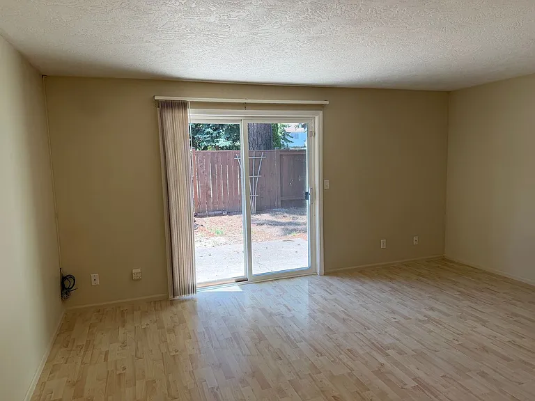 1638 Fetters Loop — Photo 6