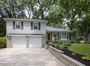 6424 Reeds Dr, Mission, KS 66202