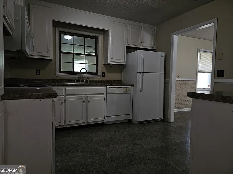214 John Paul Ave — Photo 10