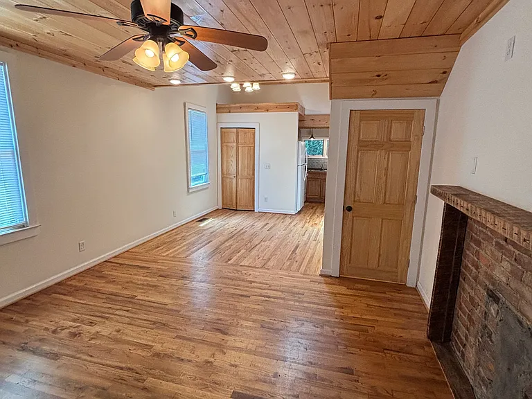 955 N Chase St — Photo 9