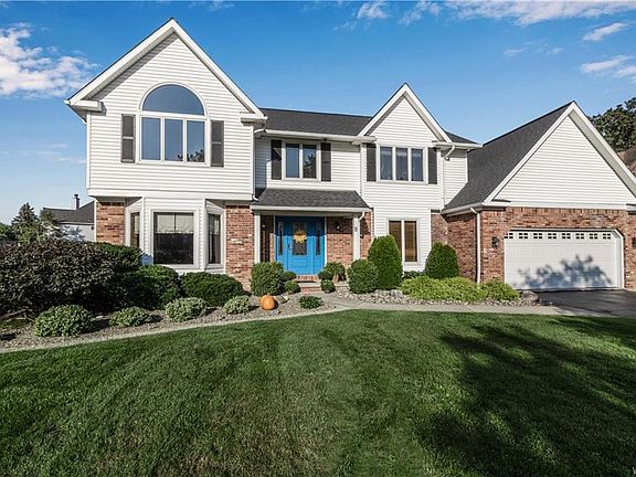 2nd image of 8 Bel Air Ct