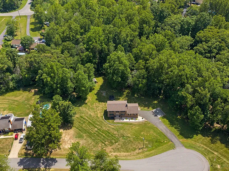 6 Roseville Ct — Photo 48