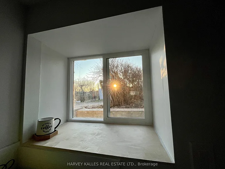 26 Leyton Ave #LOWER — Photo 7
