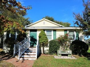 6313 Poplar St, Chincoteague Island, VA 23336