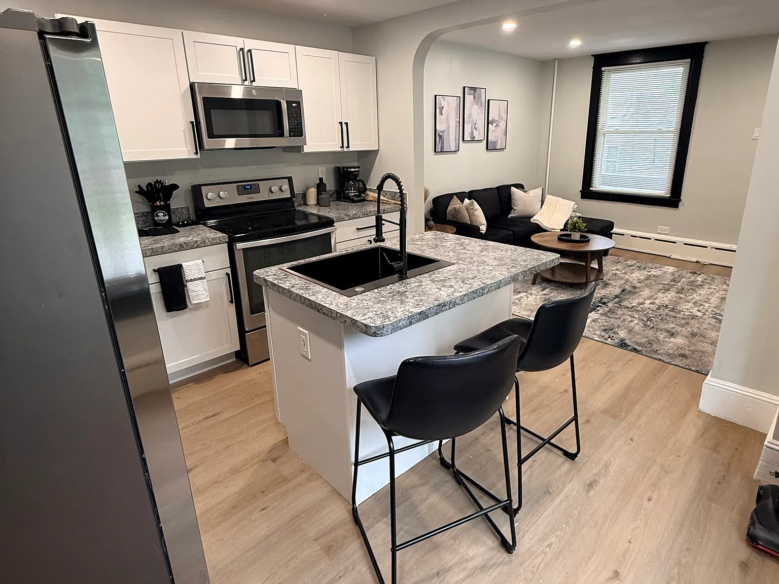 5 bed, 1300 sqft, $750 — Photo 3