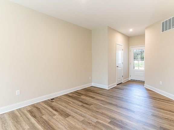 3rd image of 2670 Timberside Dr