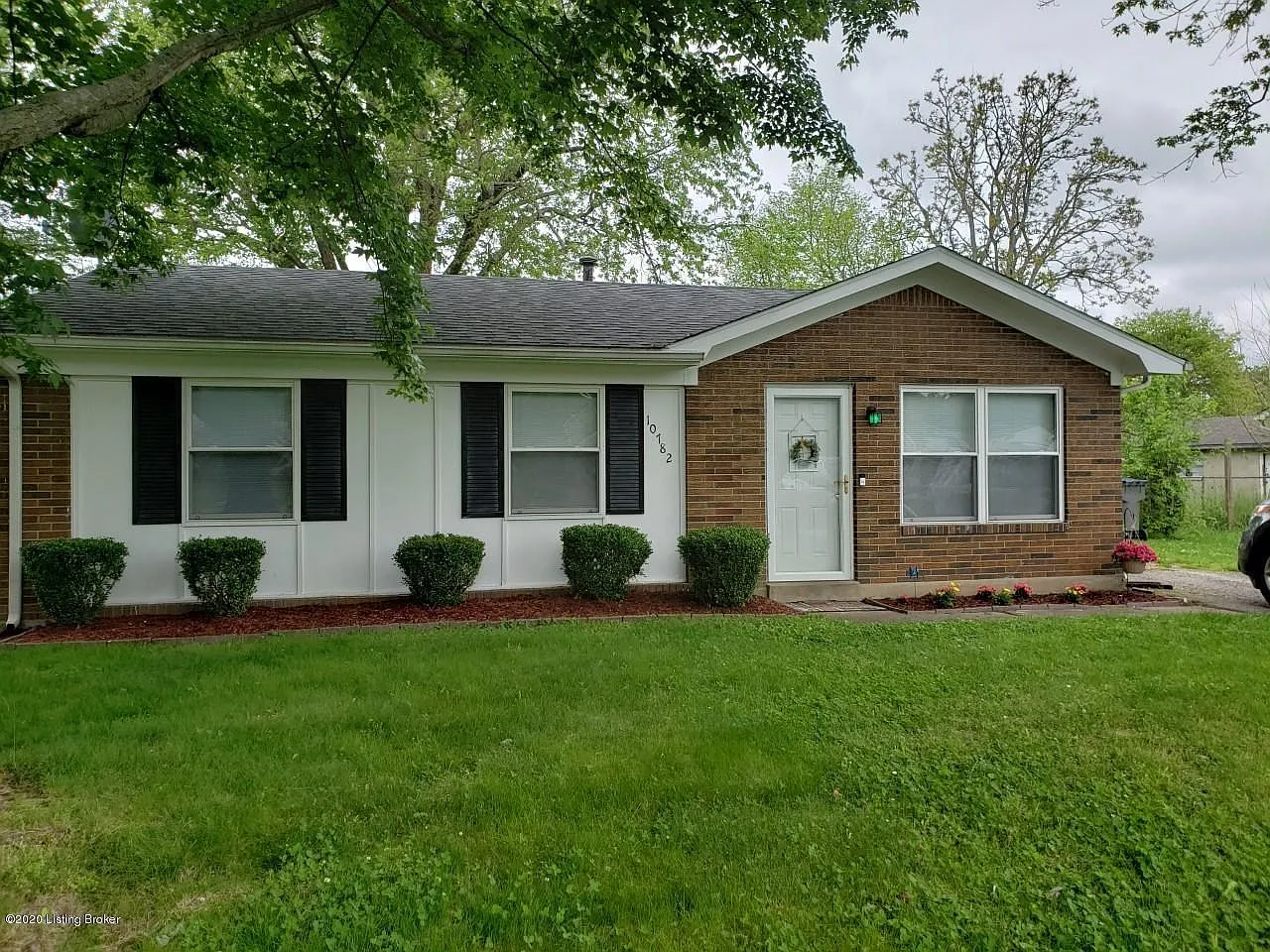 10782 Millers Ln photo 1